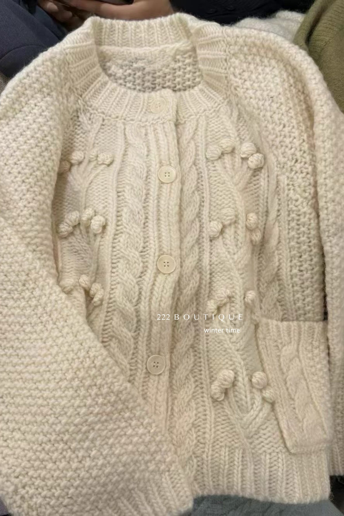 18a94 Thick knit floral cardigan