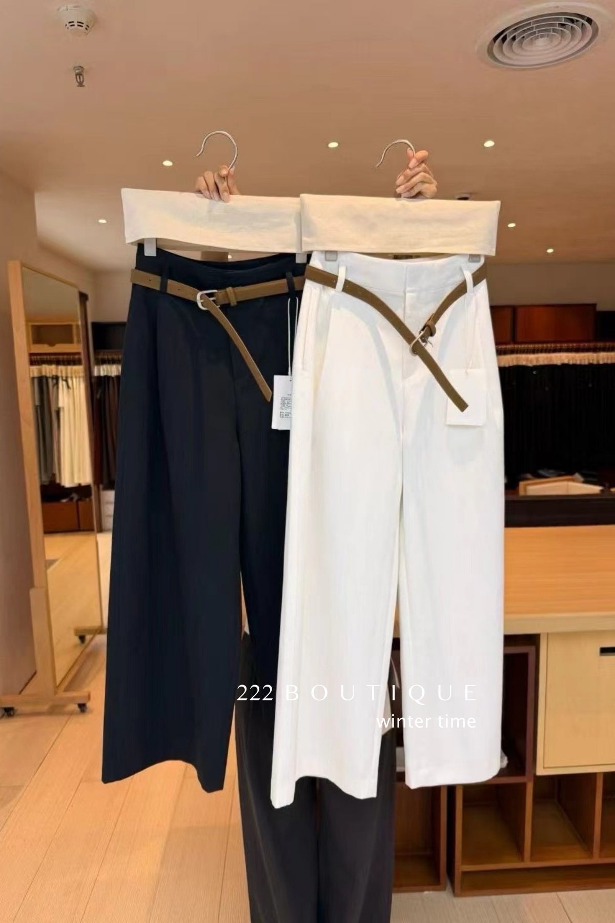 18q30 Cashmere wool trousers with belt
