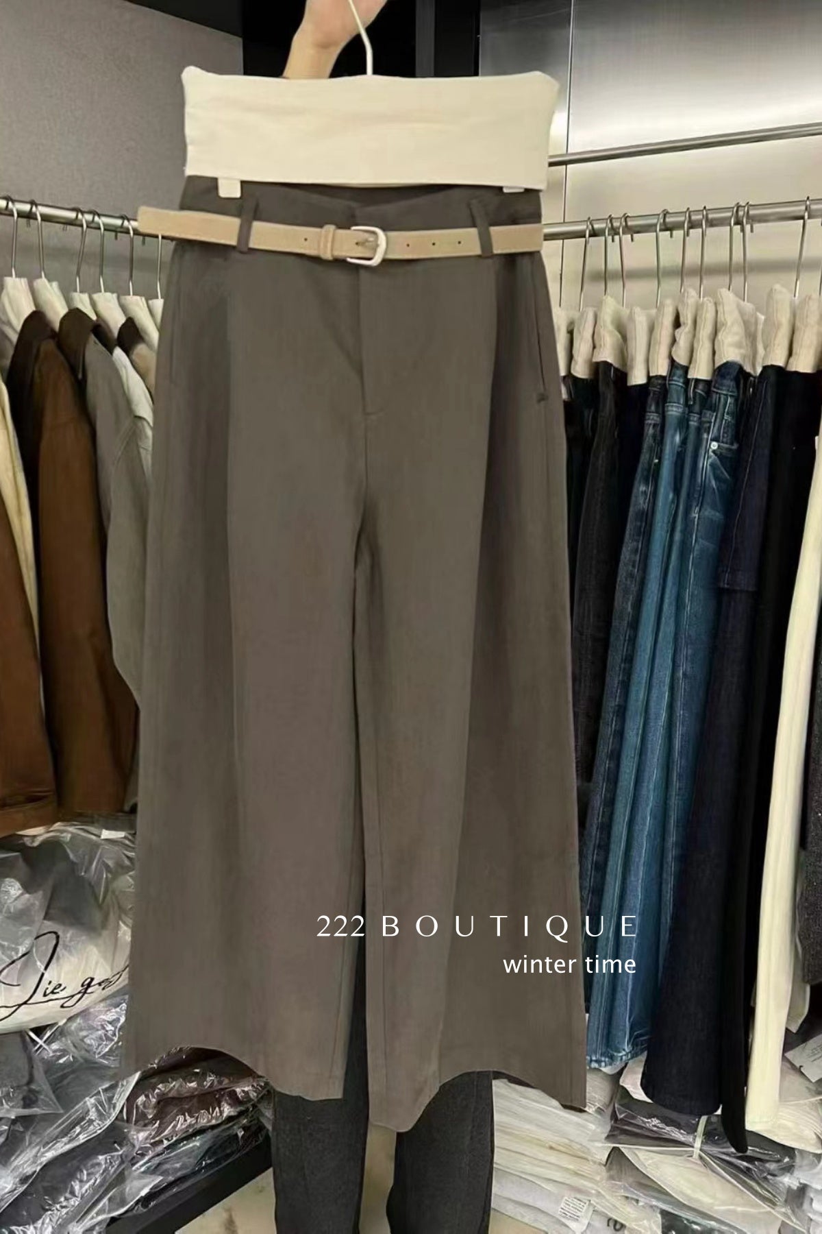 18q30 Cashmere wool trousers with belt