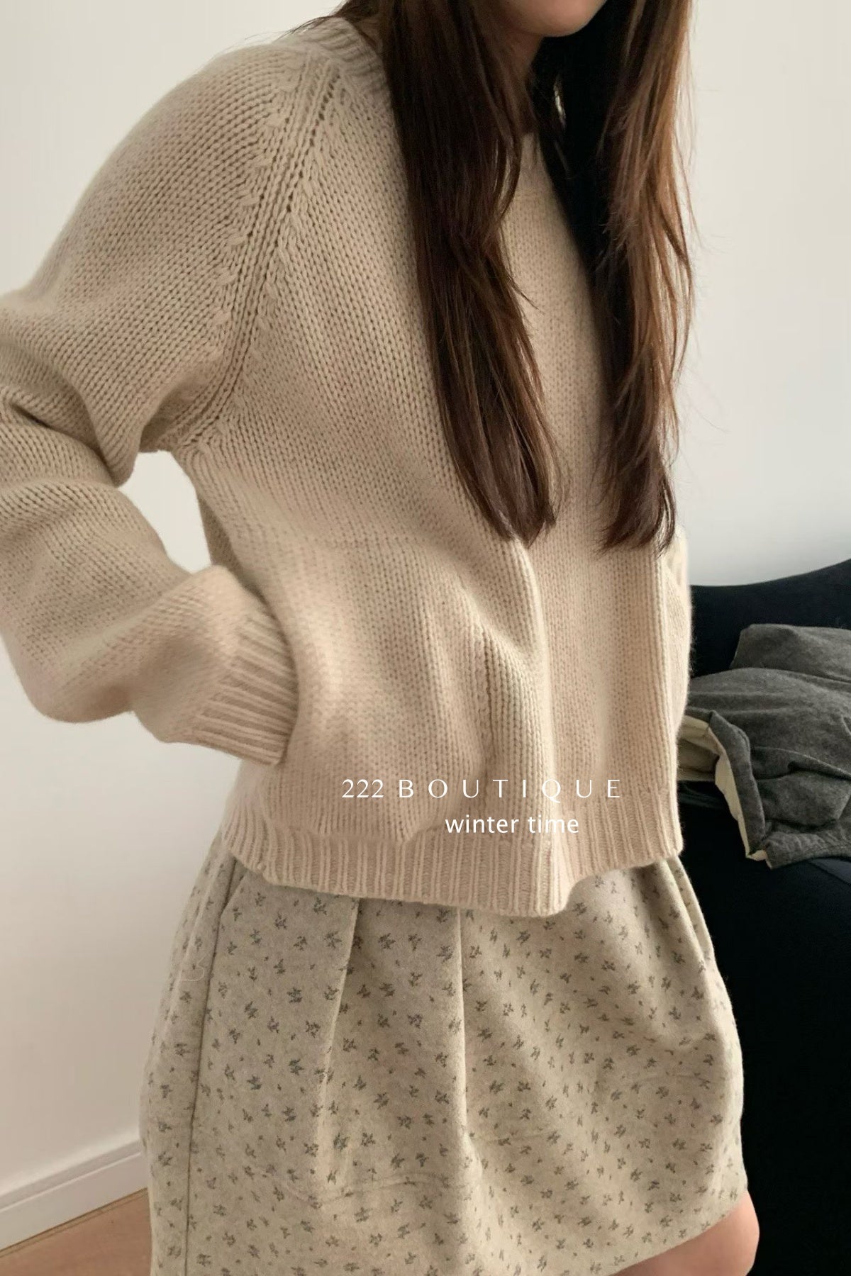 19a101 Cashmere knit top with hem pockets