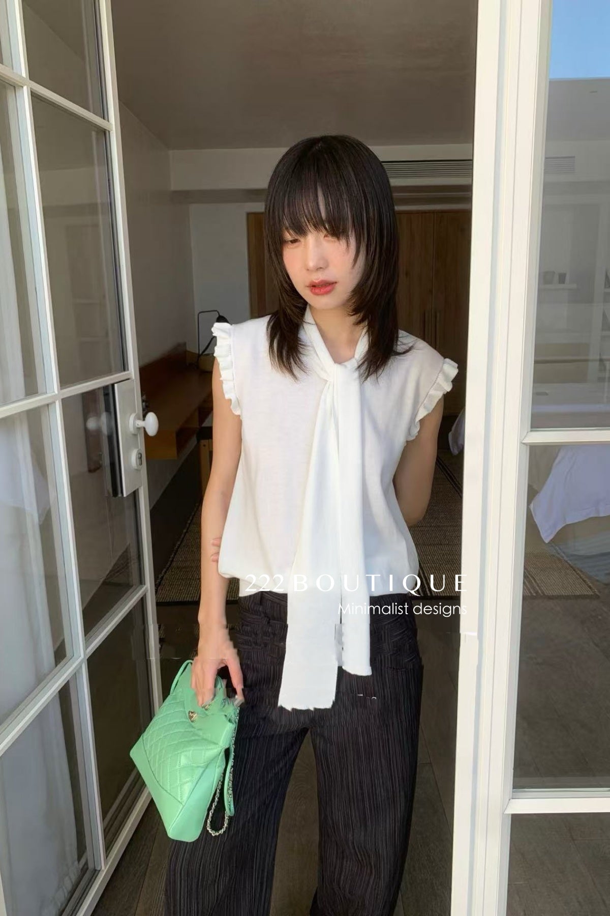 12a5 Sleeveless bow-tie blouse – lightweight crepe