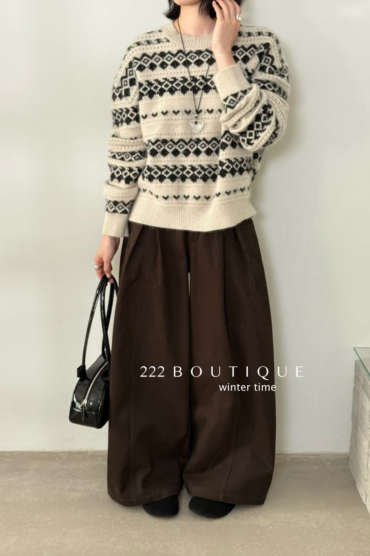 20q13 Wool cropped trousers