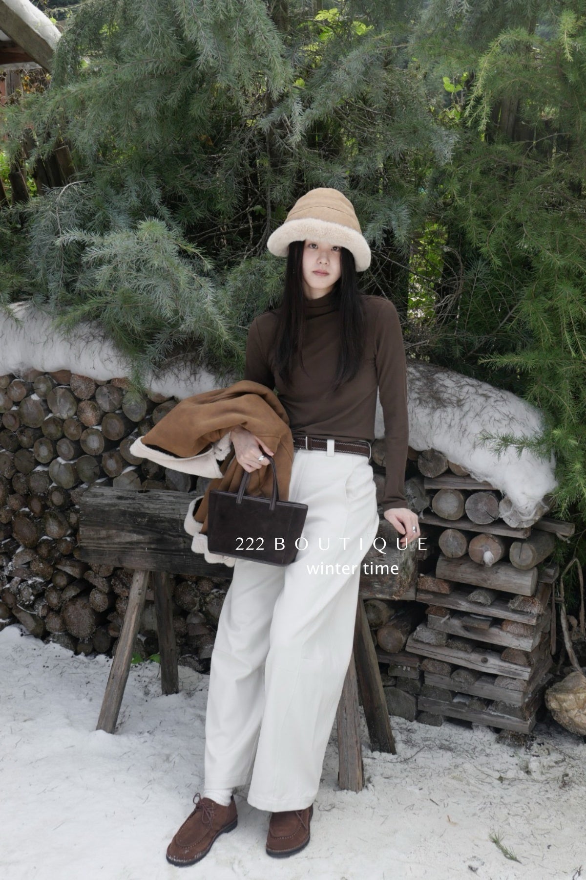 19q3 Wool baggy trousers with belt