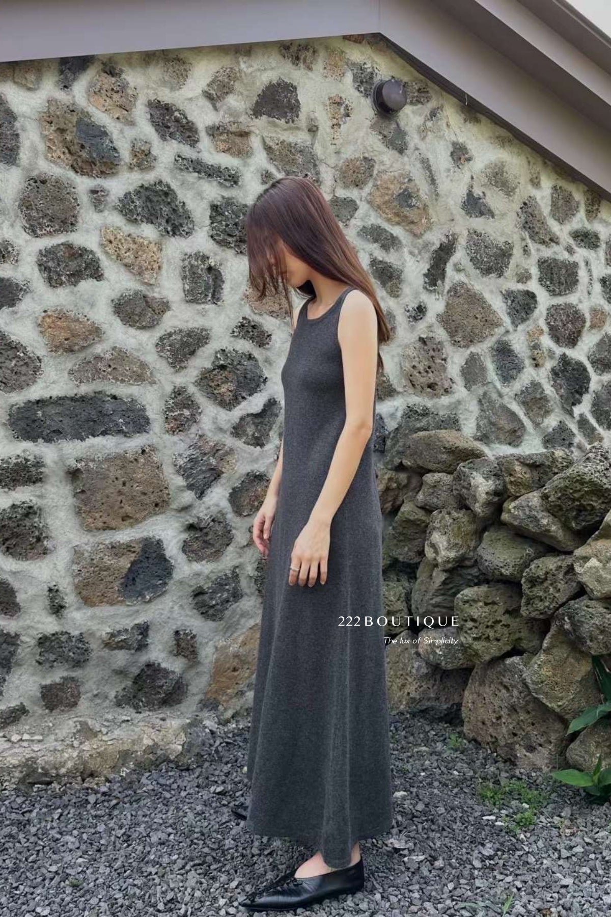 sleeveless dress