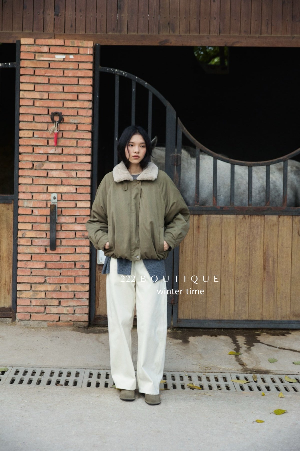 19a62 Puffer jacket with fur collar
