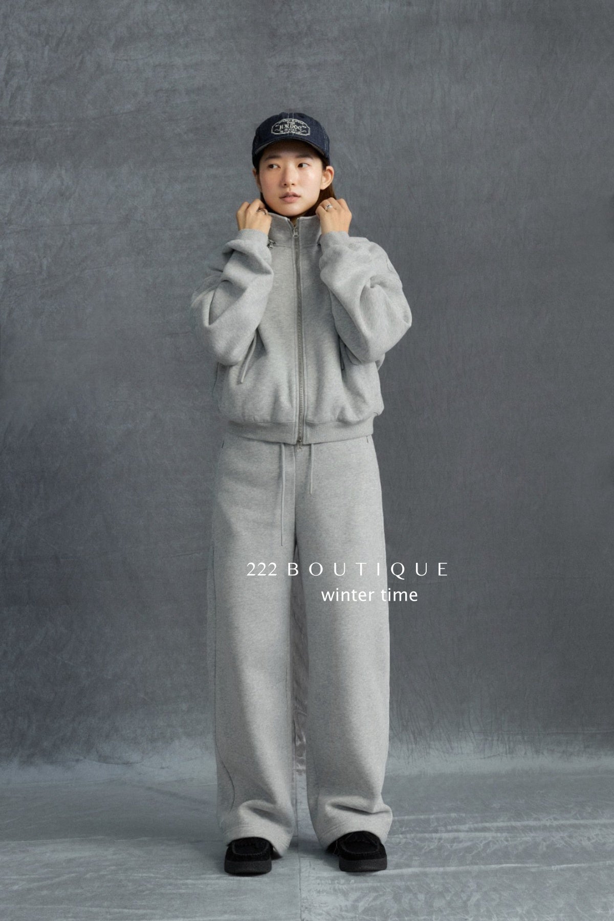 19a65 Basic zip-up hoodie