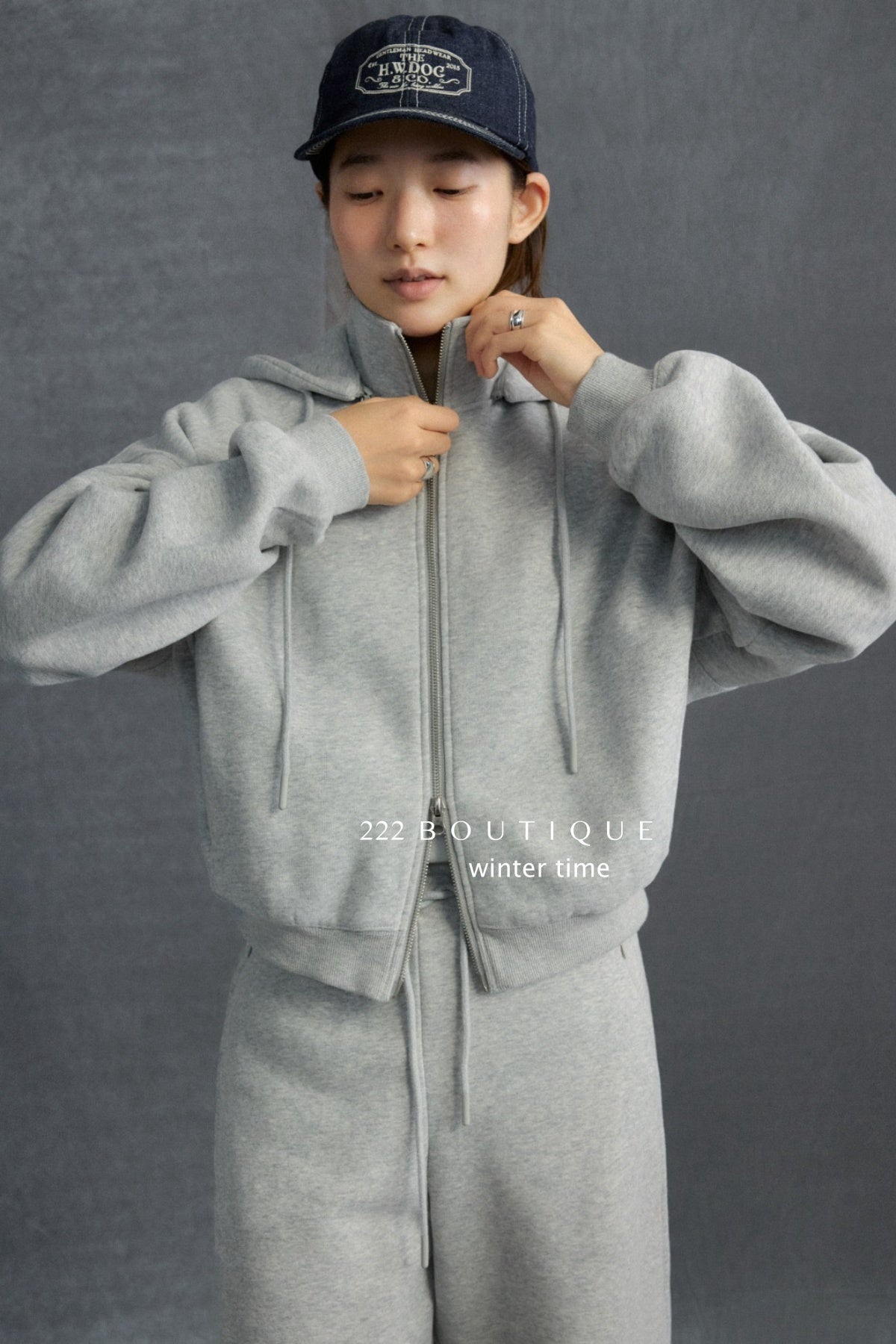 19a65 Basic zip-up hoodie