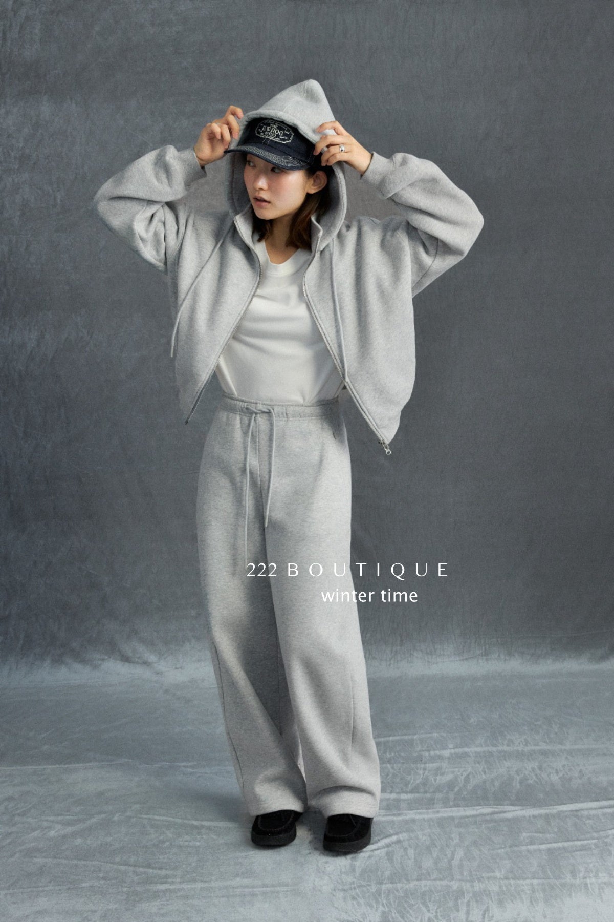 19a65 Basic zip-up hoodie