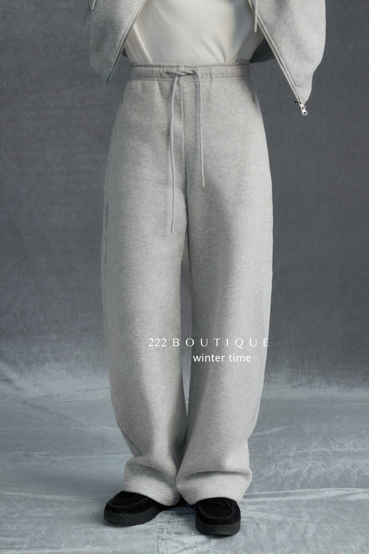19a65 Basic zip-up hoodie