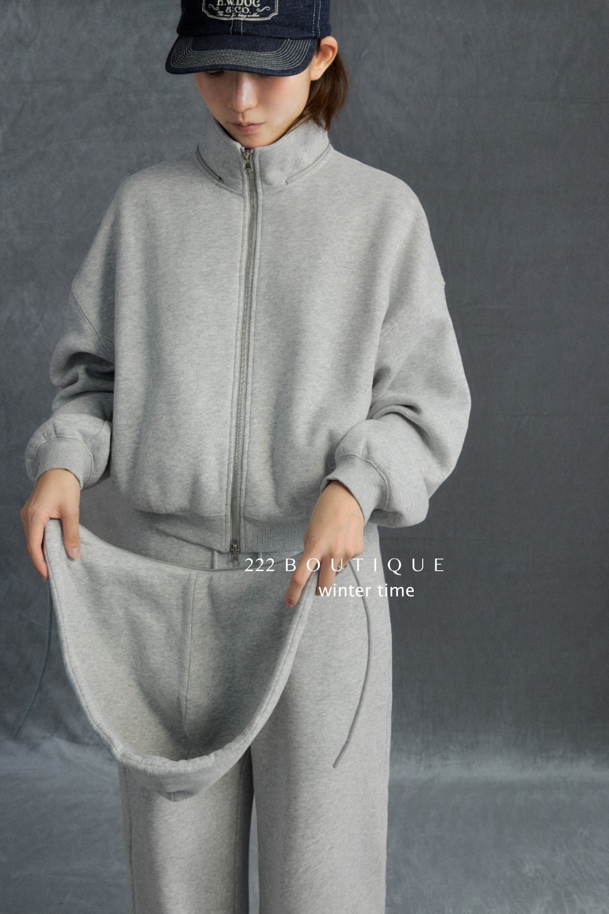 19a65 Basic zip-up hoodie