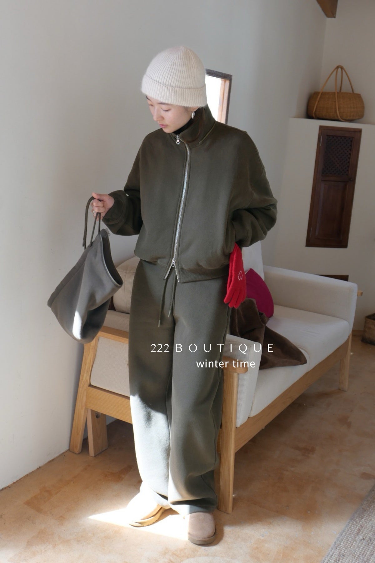 19a65 Basic zip-up hoodie