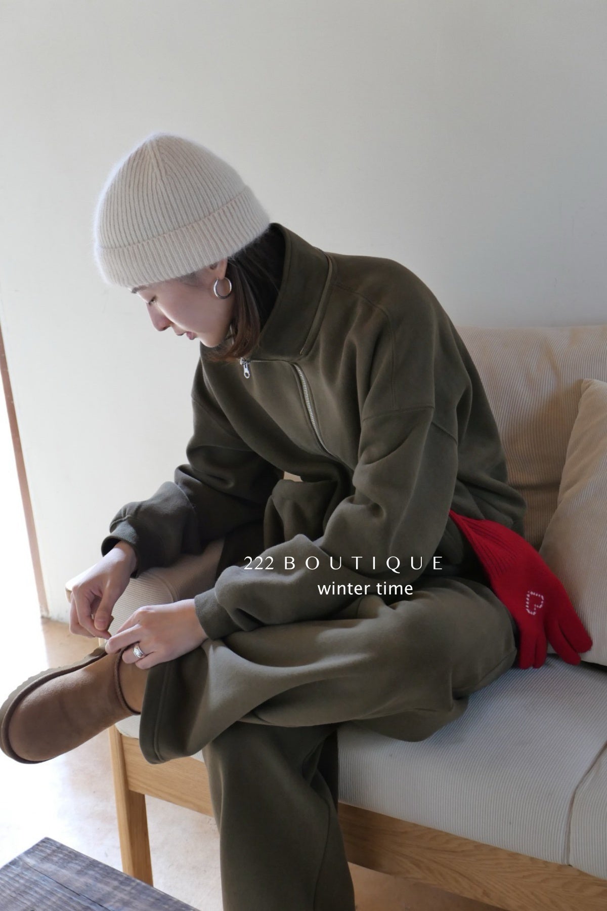 19a65 Basic zip-up hoodie