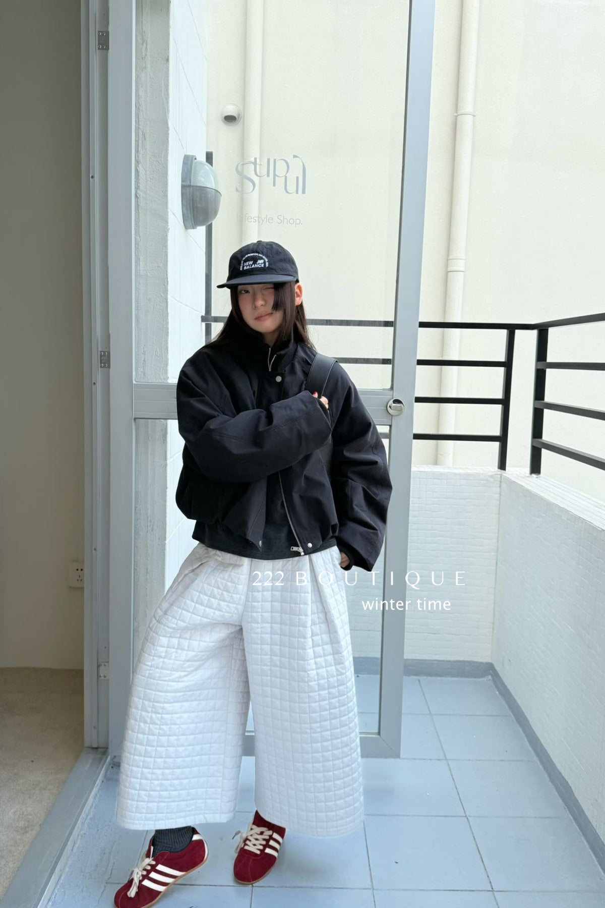 19q20 Light grey padded cropped pants