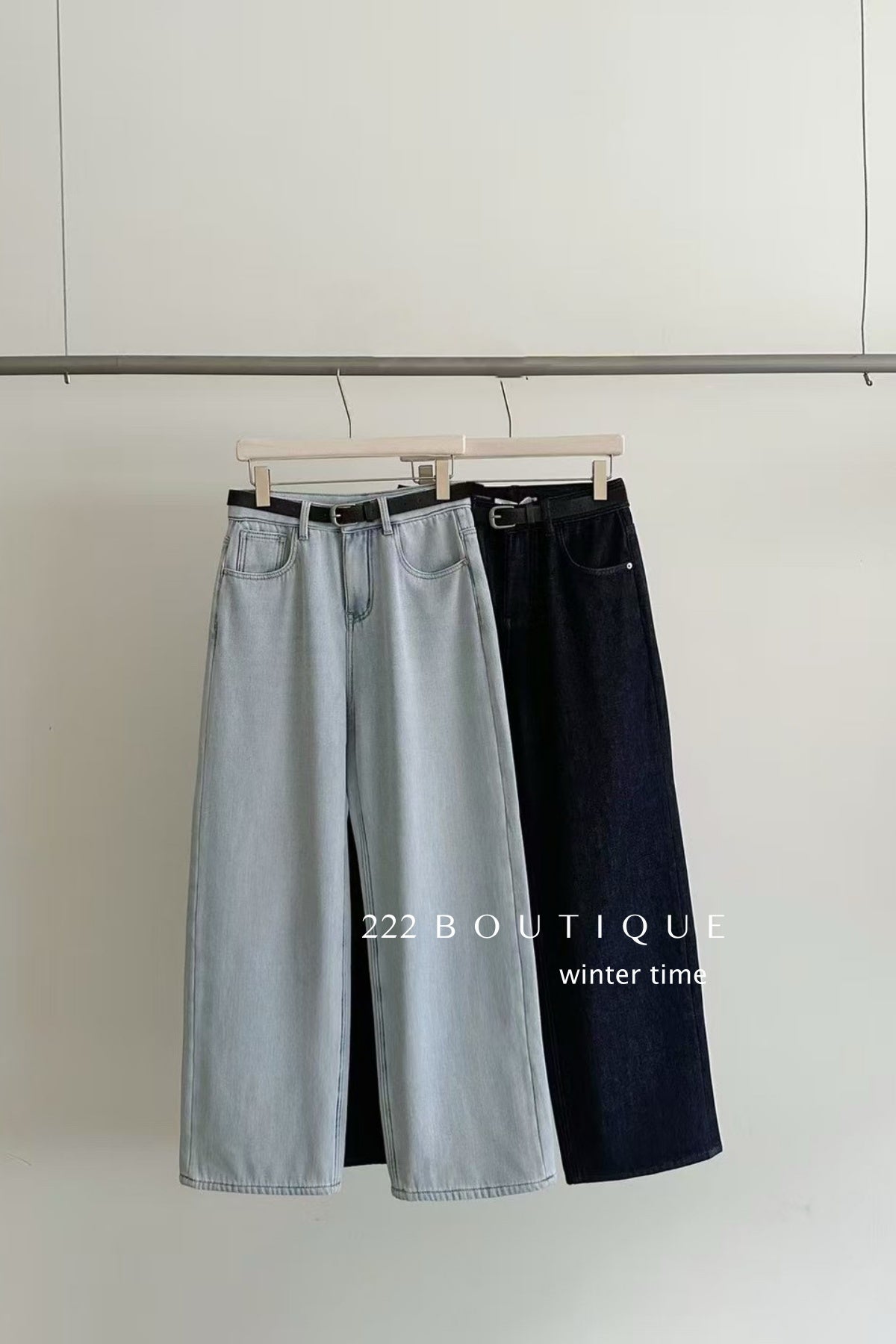 20q22 Fleece-lined straight-leg jeans with belt