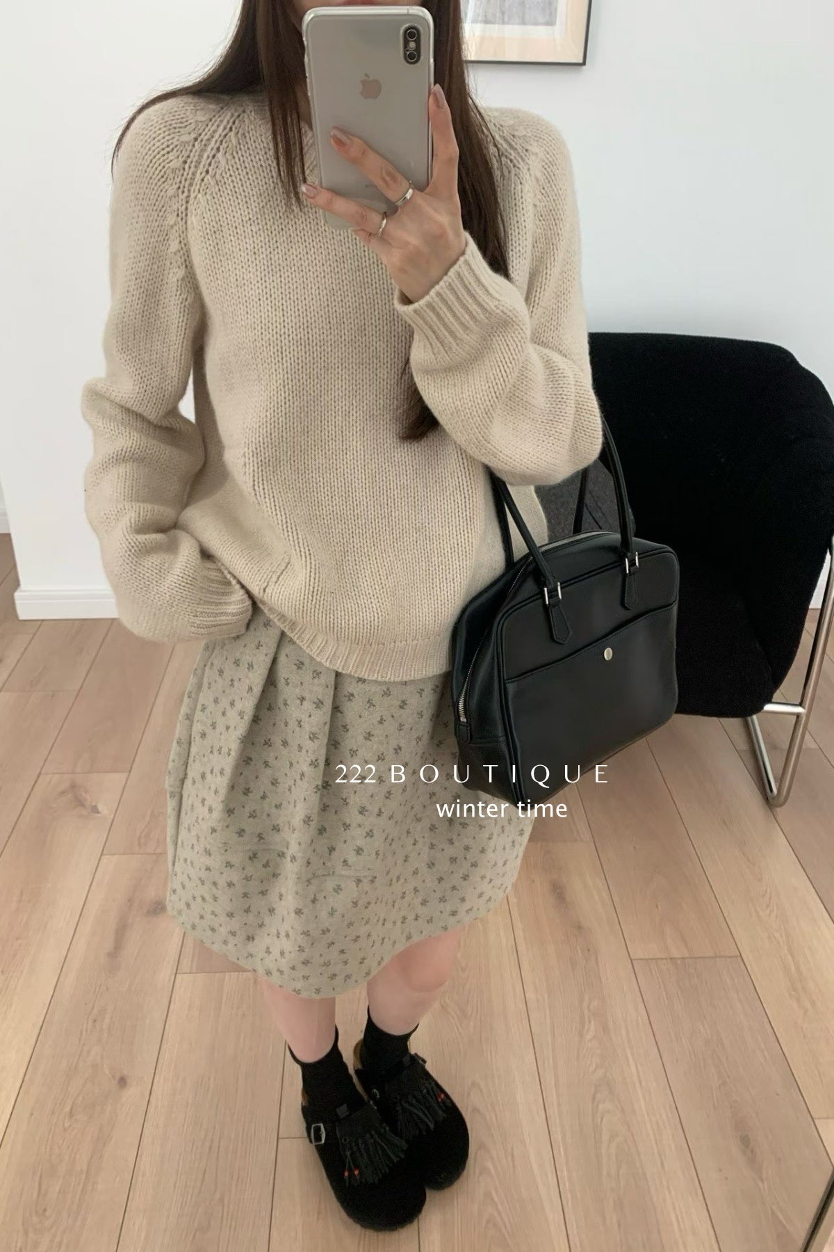 19a101 Cashmere knit top with hem pockets