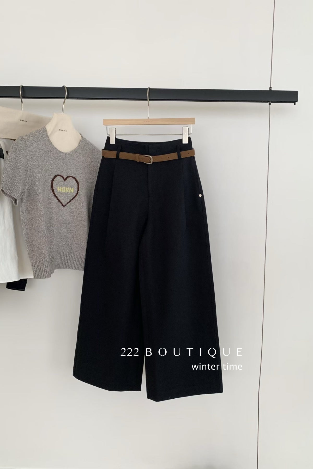 18q30 Cashmere wool trousers with belt