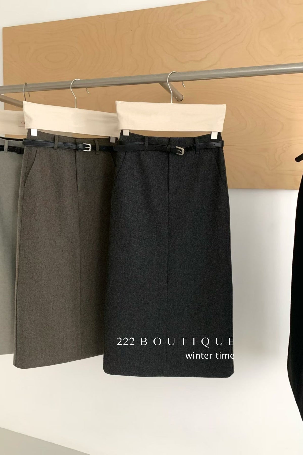 18v26 Wool pencil skirt