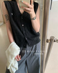 20a34 V-neck wool vest