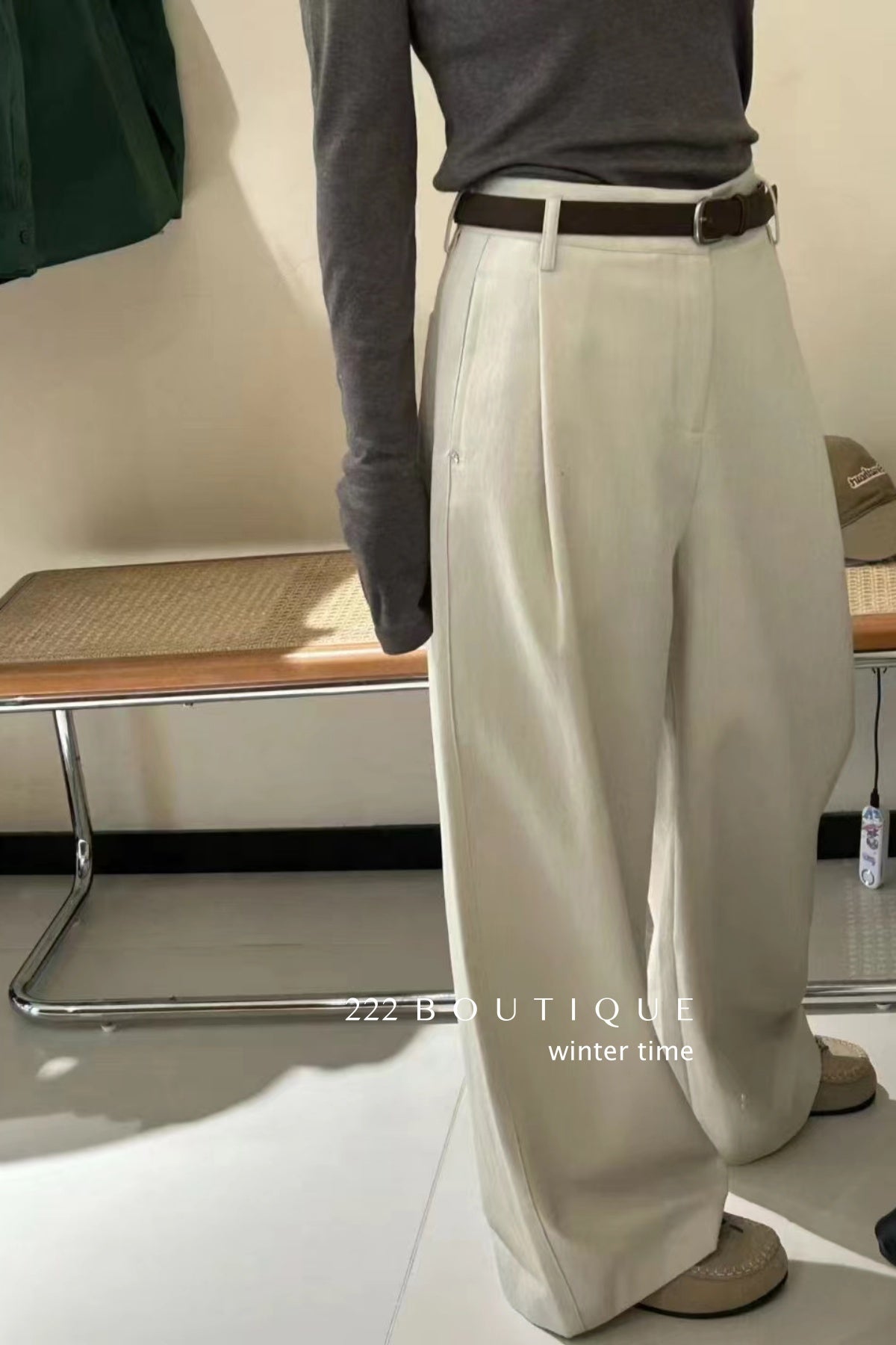 18q30 Cashmere wool trousers with belt