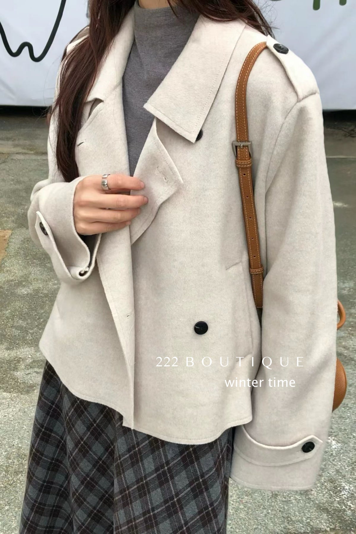 21a31 Short trench-style wool coat