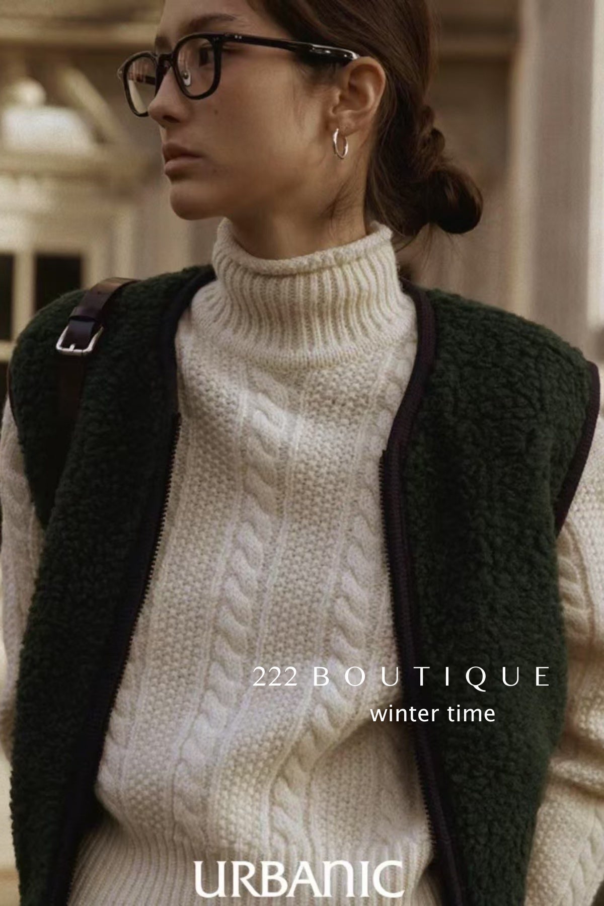 19a110 Reversible fur–suede vest