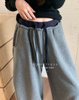 19q41 Elastic-waist straight wool trousers