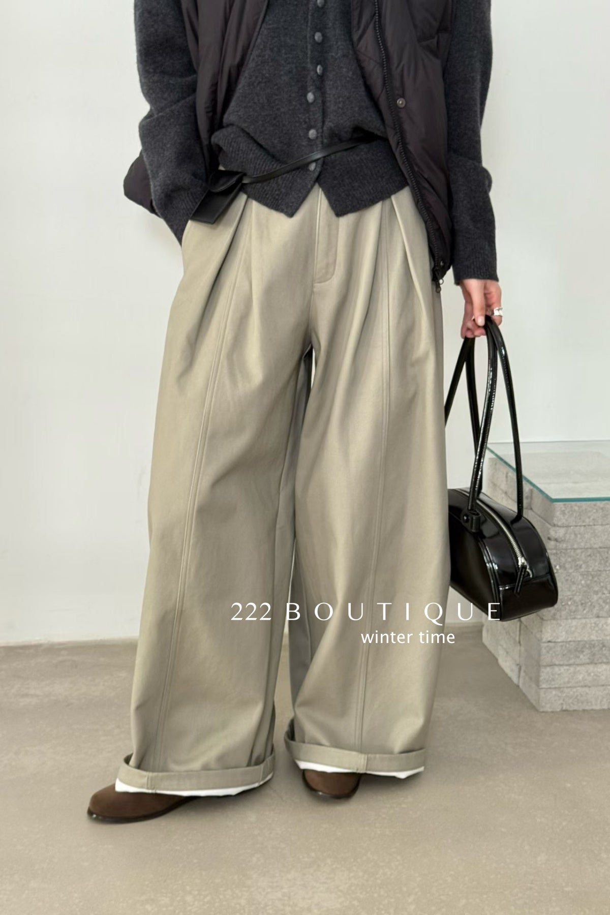 20q14 Wool–khaki blend cropped trousers with belt