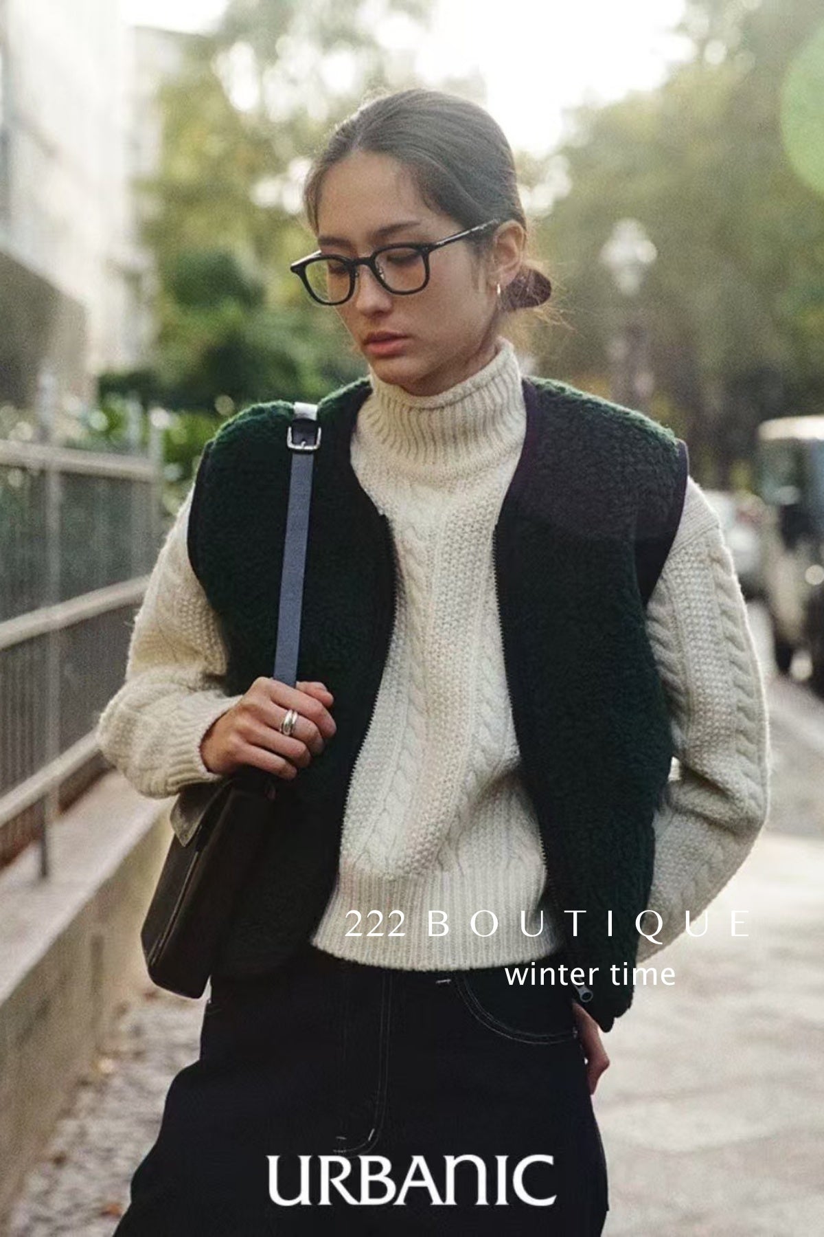 19a110 Reversible fur–suede vest