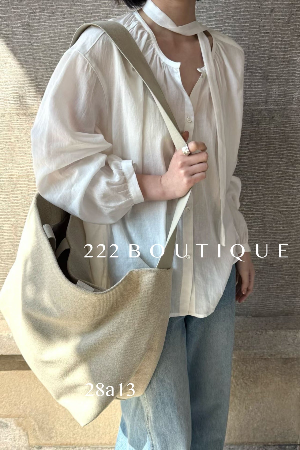 28a13- STAND COLLAR BLOUSE