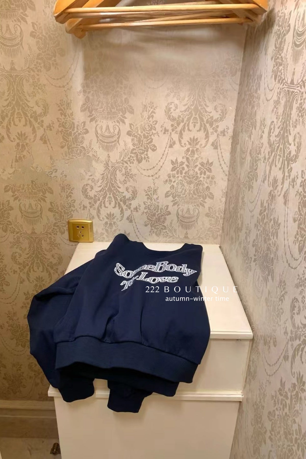 17a87 Basic Letter-Print Sweater