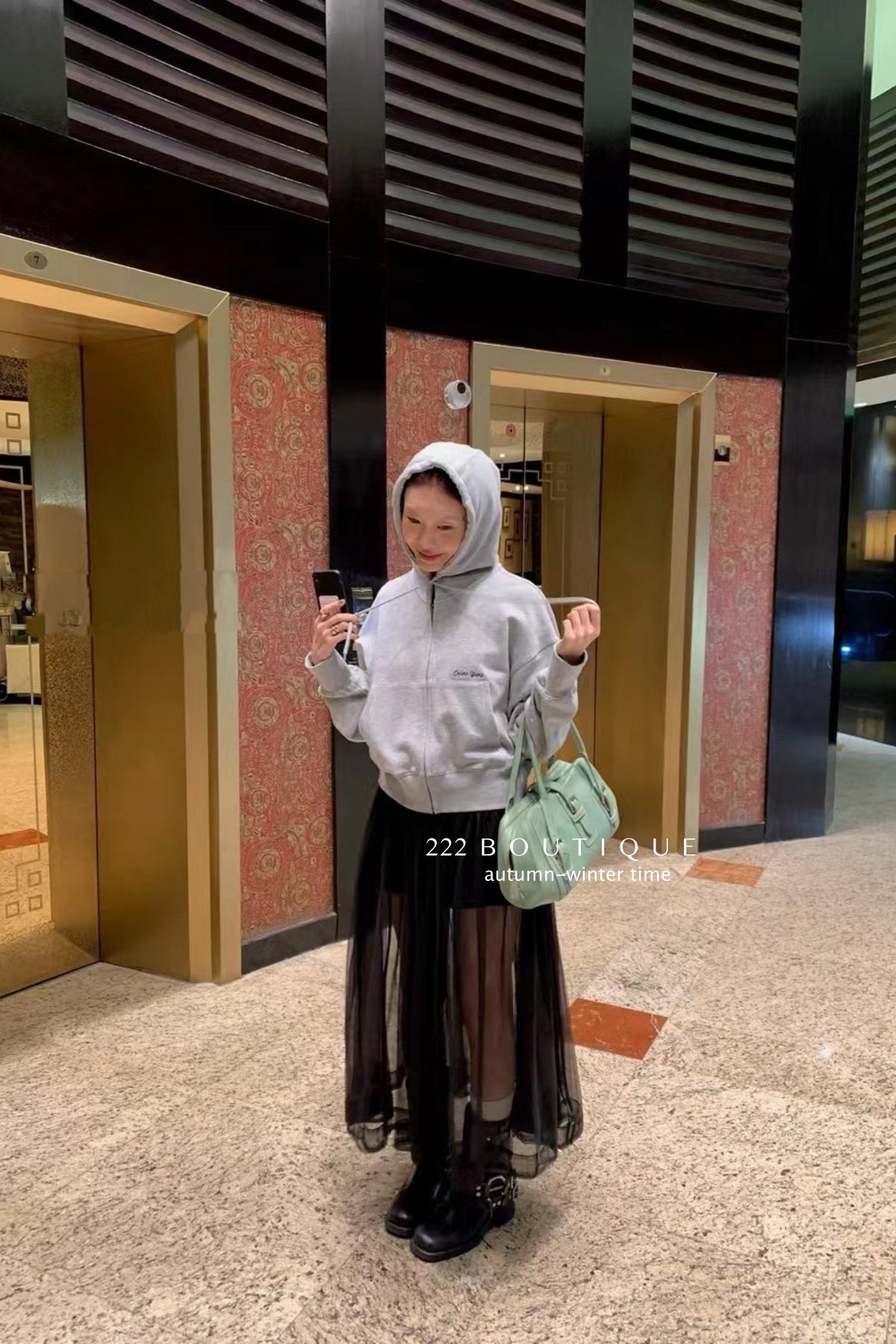 17a106 Basic cropped hoodie