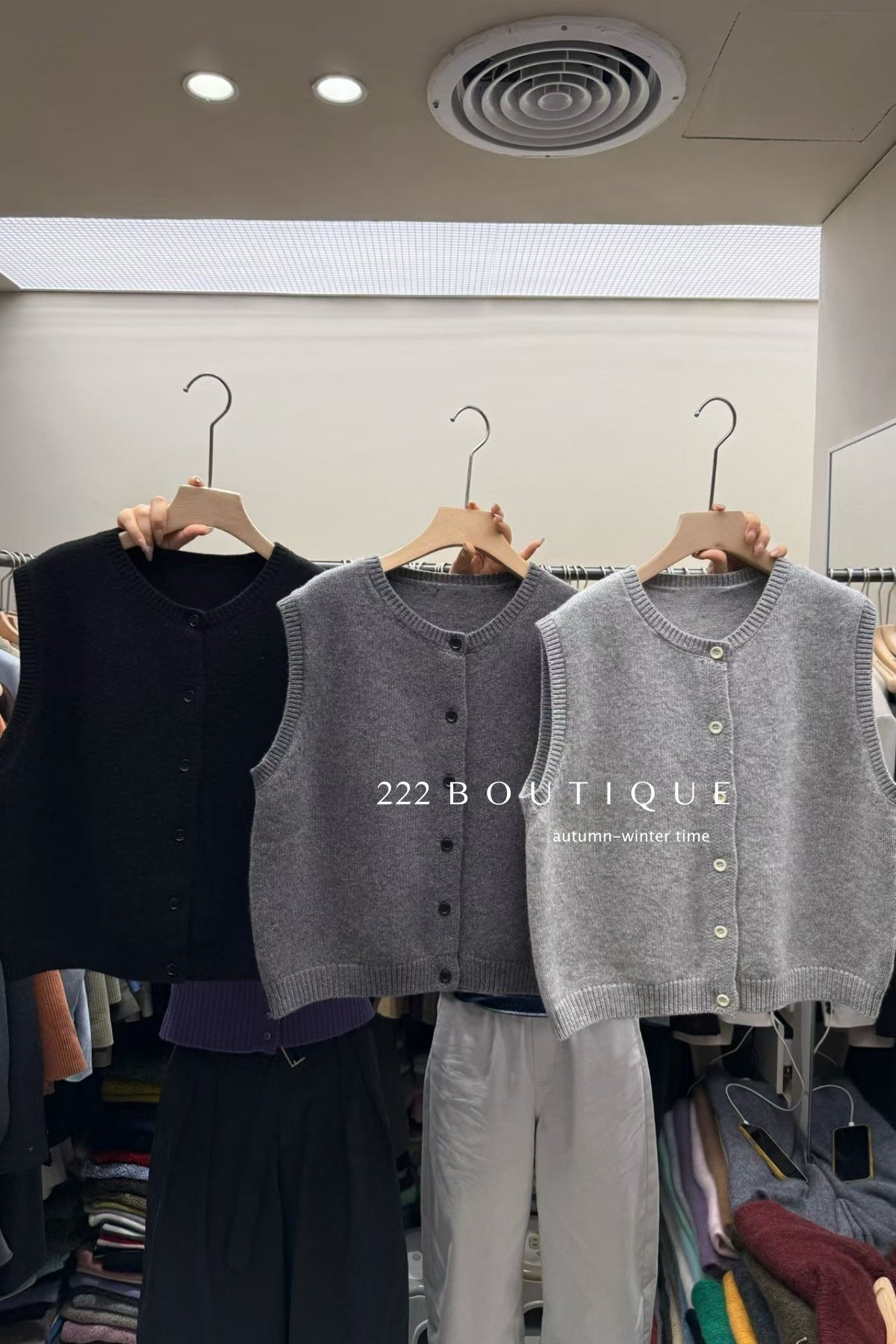 18a52 Cashmere knit vest