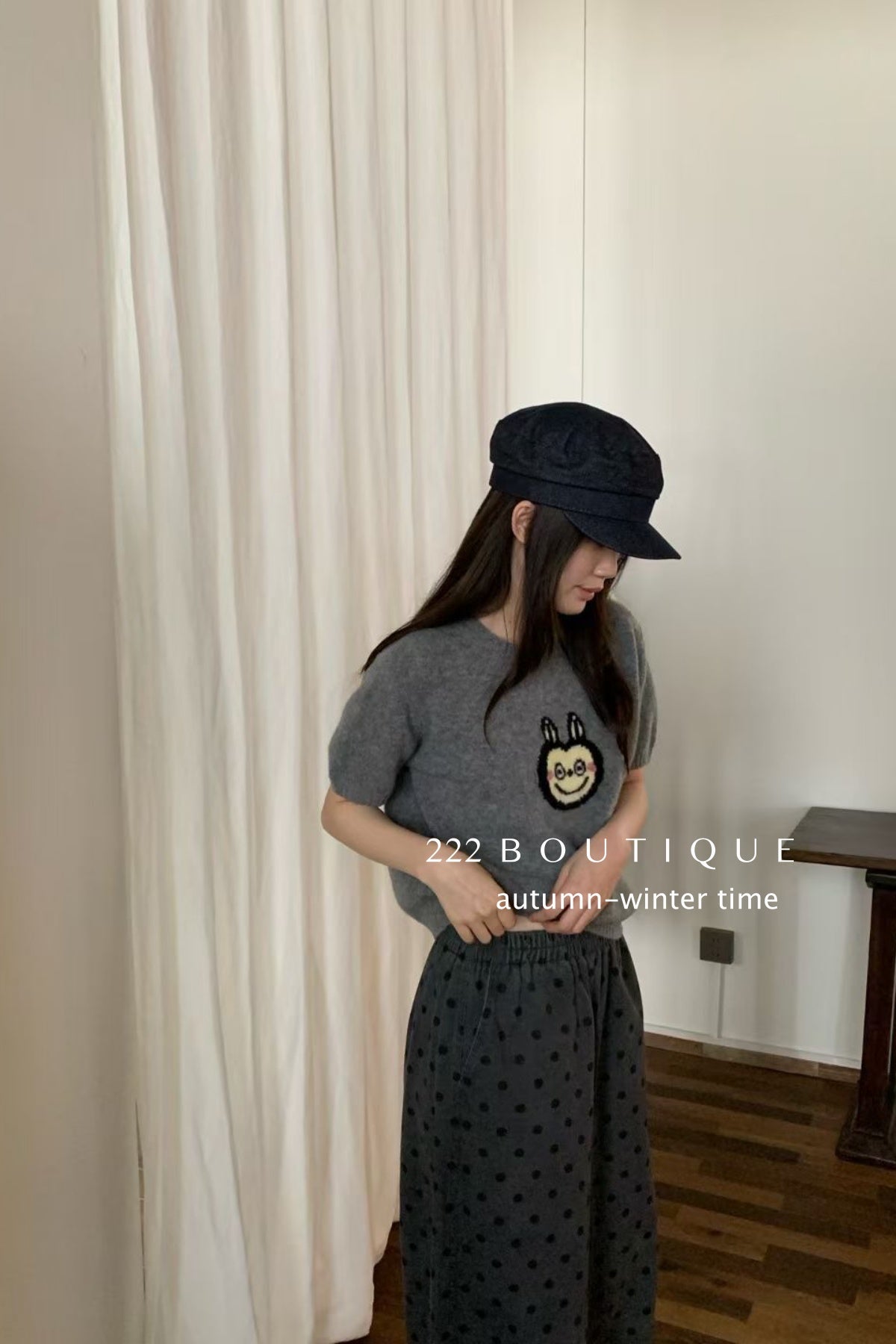 17q19 Lightweight wool-blend polka dot trousers