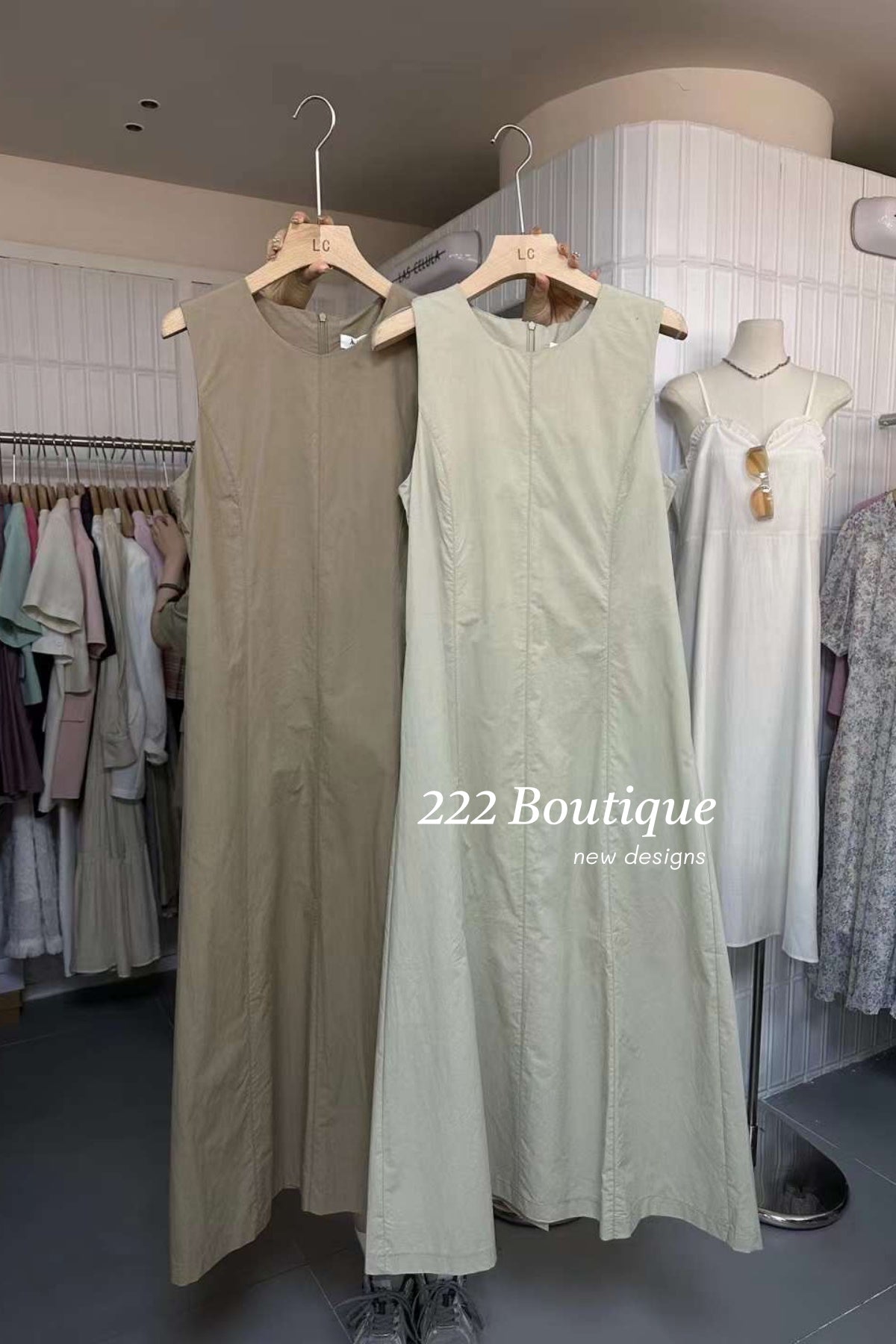sleeveless dress