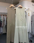 sleeveless dress