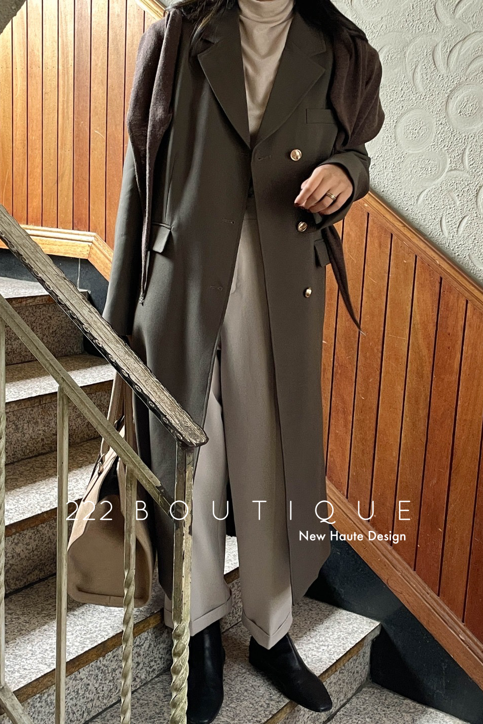 Elastic waist straight trousers