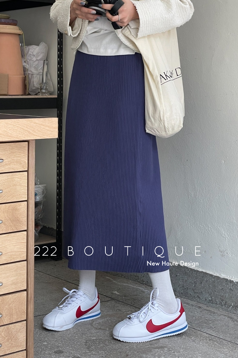 pleated skirt